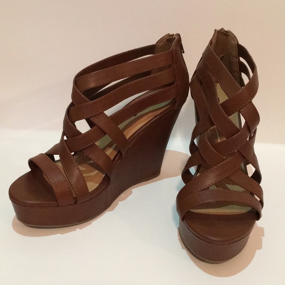Soda brown/tan strap wedges (4.5”)